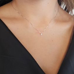 Collana Punto Luce Circle Sfaccettato da 0,012ct - 3.30mm foto indossata