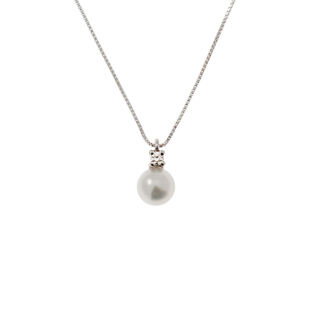 5.5mm Akoya Pearl Necklace with a 0.027ct Diamond