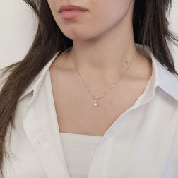 Collana Perla Akoya 6.5mm con Diamante 0.036ct foto indossata