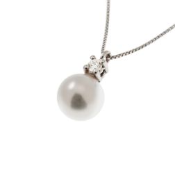 7mm Akoya Pearl Necklace with a 0.041ct Diamond
