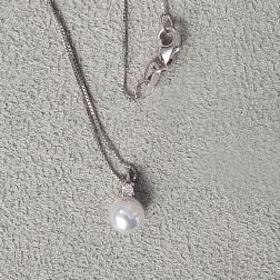 7mm Akoya Pearl Necklace with a 0.041ct Diamond
