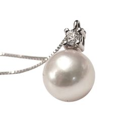 Akoya Pearl Necklace, 8–8.50 mm, with a 0.060 ct Diamond