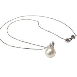 Collana Perla Akoya 8-8.50mm con Diamante 0.060ct