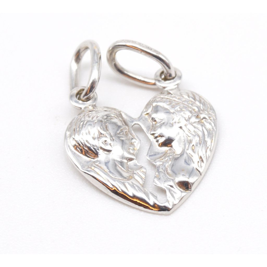 Heart-shaped love medal white gold