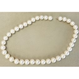10.50–11.50mm Freshwater pearls Necklace with a Hidden Clasp in 18kt White Gold