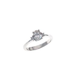 Anello Solitario Diamante Ovale 6,7x5mm 0.71ct GIA e 2 Diamanti contorno - Misura 14