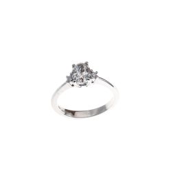 Anello Solitario Diamante Ovale 6,7x5mm 0.71ct GIA e 2 Diamanti contorno - Misura 14
