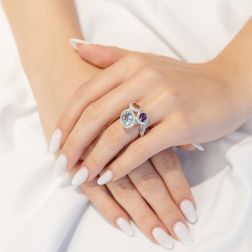 Anello Design 3 Ovali con Acquamarina Topazio Ametista e Diamanti - foto indossata