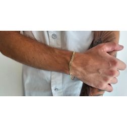 Photo of worn Figaro Bracelet 20cm x 4.4mm