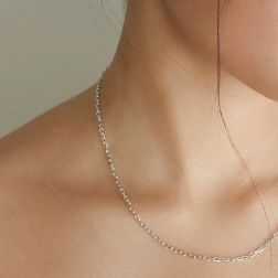 Collana 42cm Forzatina in Oro Bianco larghezza 2.3mm foto indossata