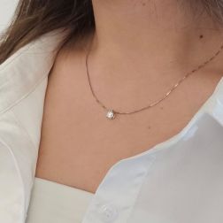 Girocollo veneta punto luce simple Diamante 0.45ct/0.50ct foto indossata