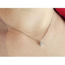 Collana Punto Luce Sparkle 0.25ct foto indossata