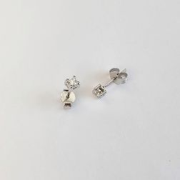 Orecchini Solitari Punto Luce Simple con diamanti 0.08/0.12ct ciascuno