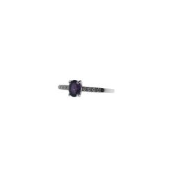 Oval Amethyst Solitaire Ring with 8 Diamonds in White Gold
