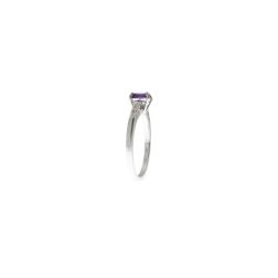 Oval Amethyst Solitaire Ring with 8 Diamonds in White Gold