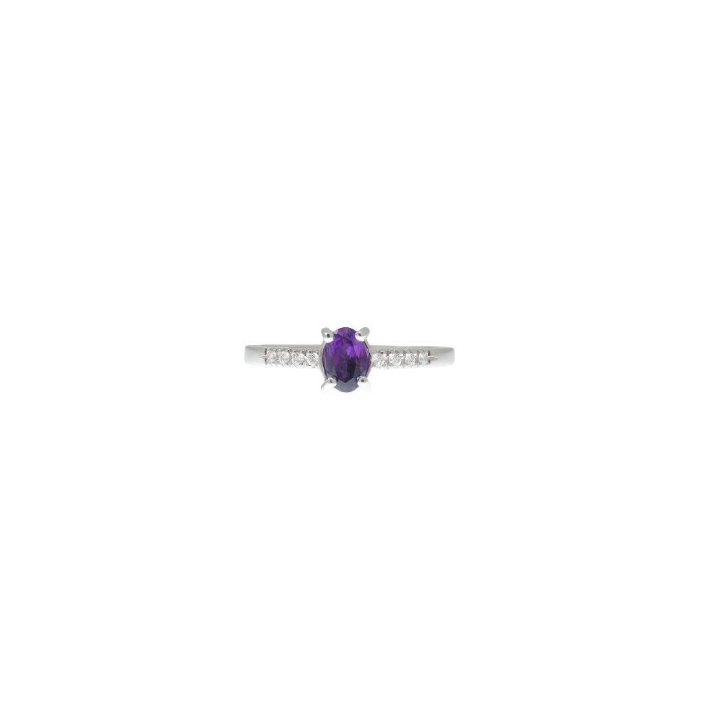 Oval Amethyst Solitaire Ring with 8 Diamonds in White Gold
