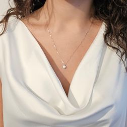 Girocollo Punto Luce Sole di Diamante foto indossata