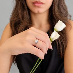 Solitario Panarea Diamante 1ct foto indossata