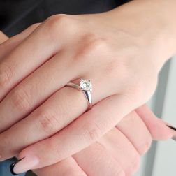 Solitario Panarea Diamante 1ct foto indossata