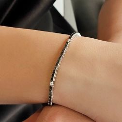 Bracciale Tennis DOT 19cm x 2.30mm, foto indossata.