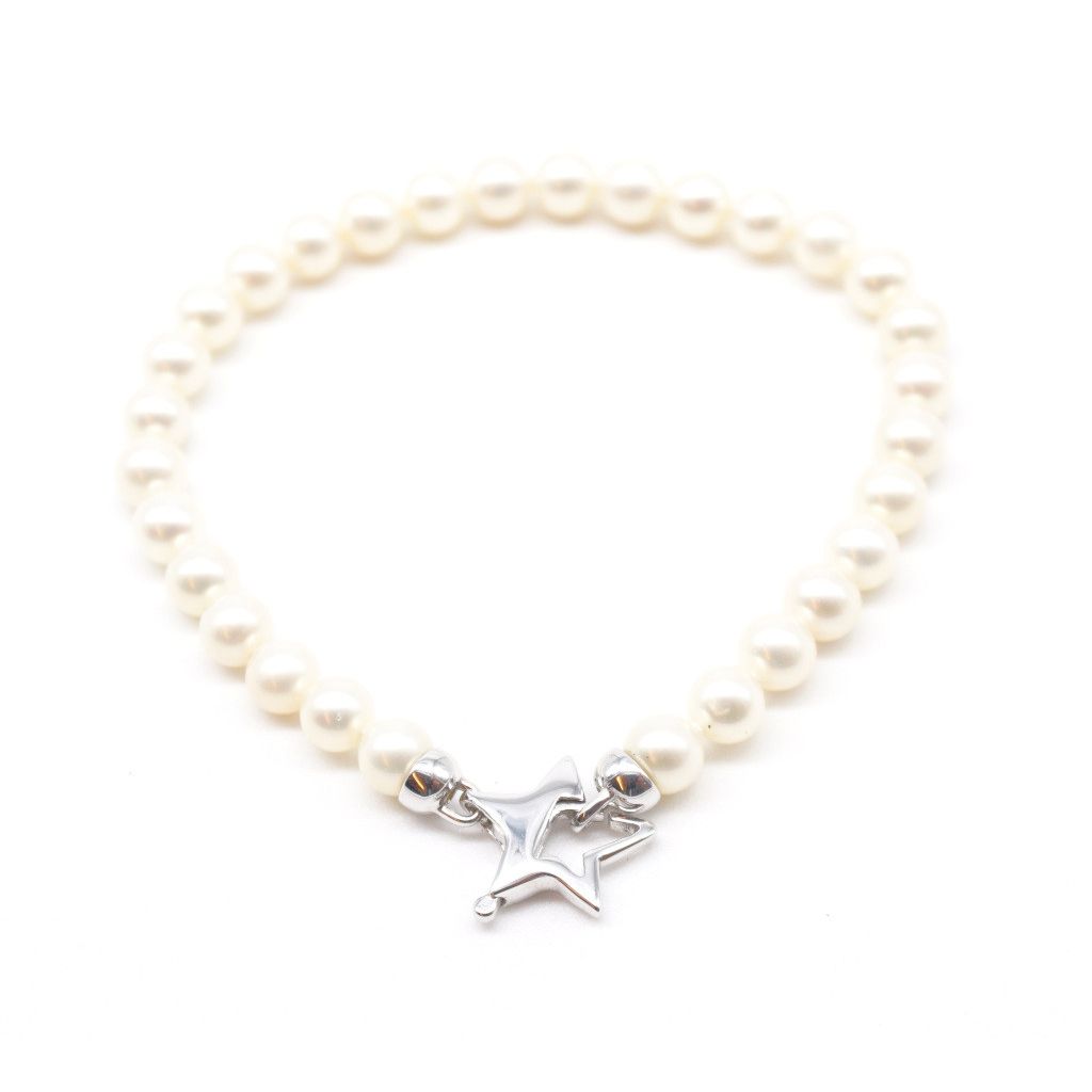 Pearl and star bracelet