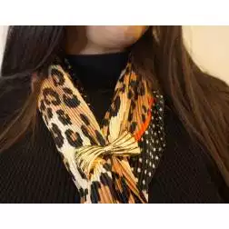 Gold bow brooch