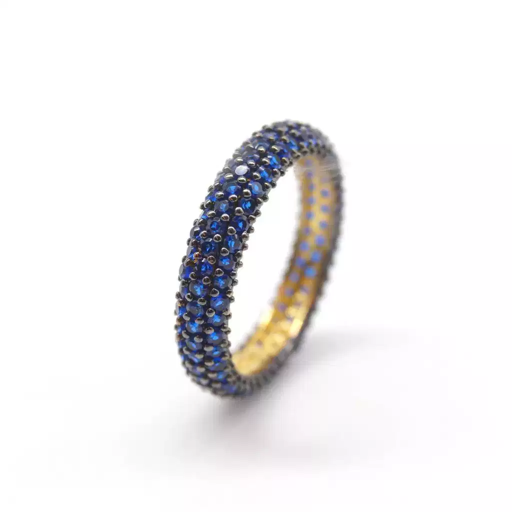Veretta with blue zircons and burnishing