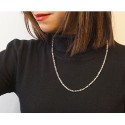 Collana twist in oro bianco foto indossata donna
