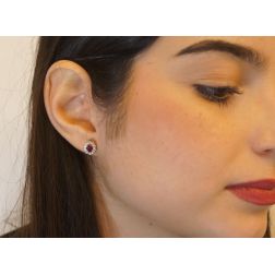 Orecchini kate rubino 5x4mm e 20 diamanti foto indossata
