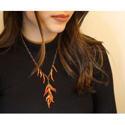 Collana con Cornetti in Corallo foto indossata