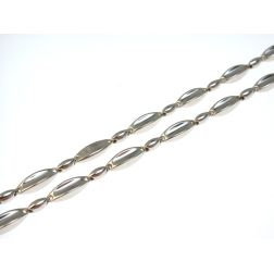 Chain and alternating segments necklace in 18kt white gold