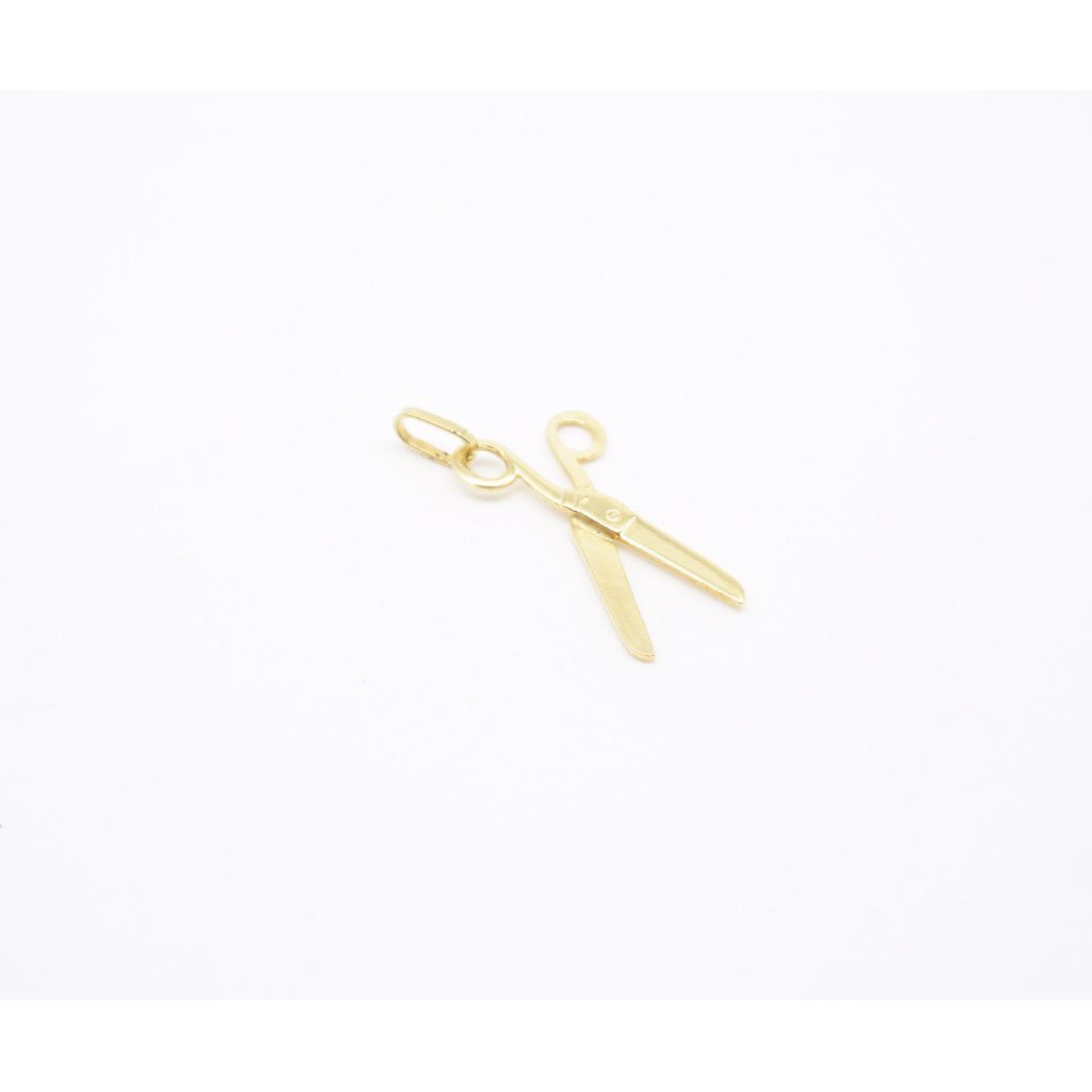 Scissor pendant