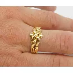 Anello Puzzle Oro Giallo Piccolo Foto Indossata