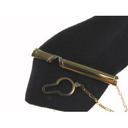 Two-tone V-cut tie clip