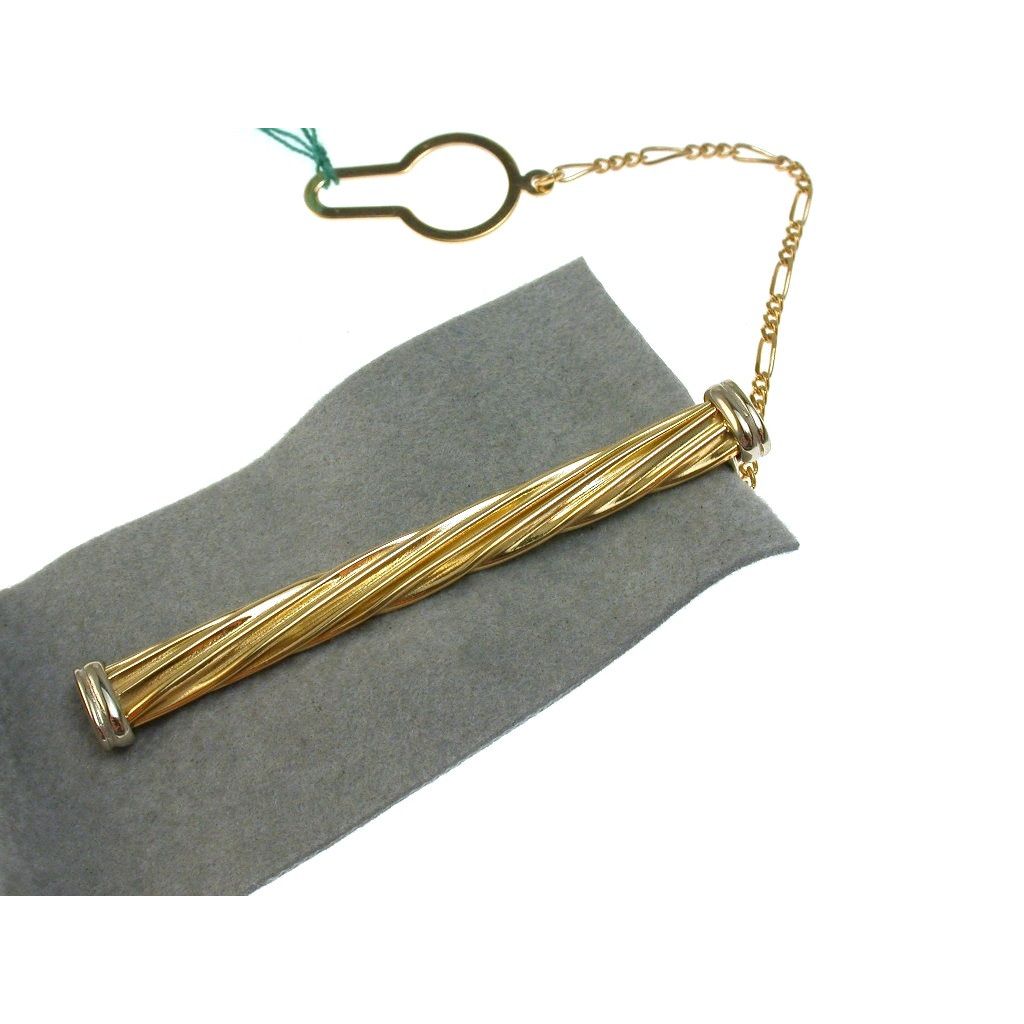 Curved tie pin with oblique stripes