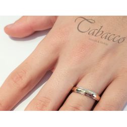 Photo of worn Wedding Band Comfortable UNOAERRE 4 mm Yellow gold with white rhodium sides