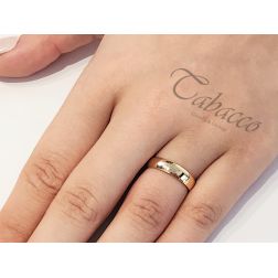 Photo of worn Wedding band Classic Mantovana 5g UNOAERRE