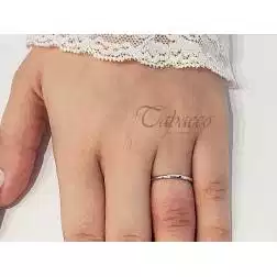 Fede Classica Francesina 1,5gr Oro Bianco UNOAERRE foto indossata donna