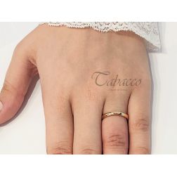 Photo of worn Wedding band Classic Francesina 4g UNOAERRE