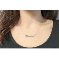 Collana con nome Renata in Oro Bianco 18kt (Pezzo Unico) foto indossata