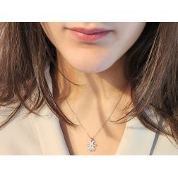 Ciondolo bimba con zircone foto indossata