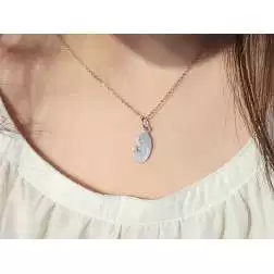 Ciondolo Madonnina che prega oro bianco
