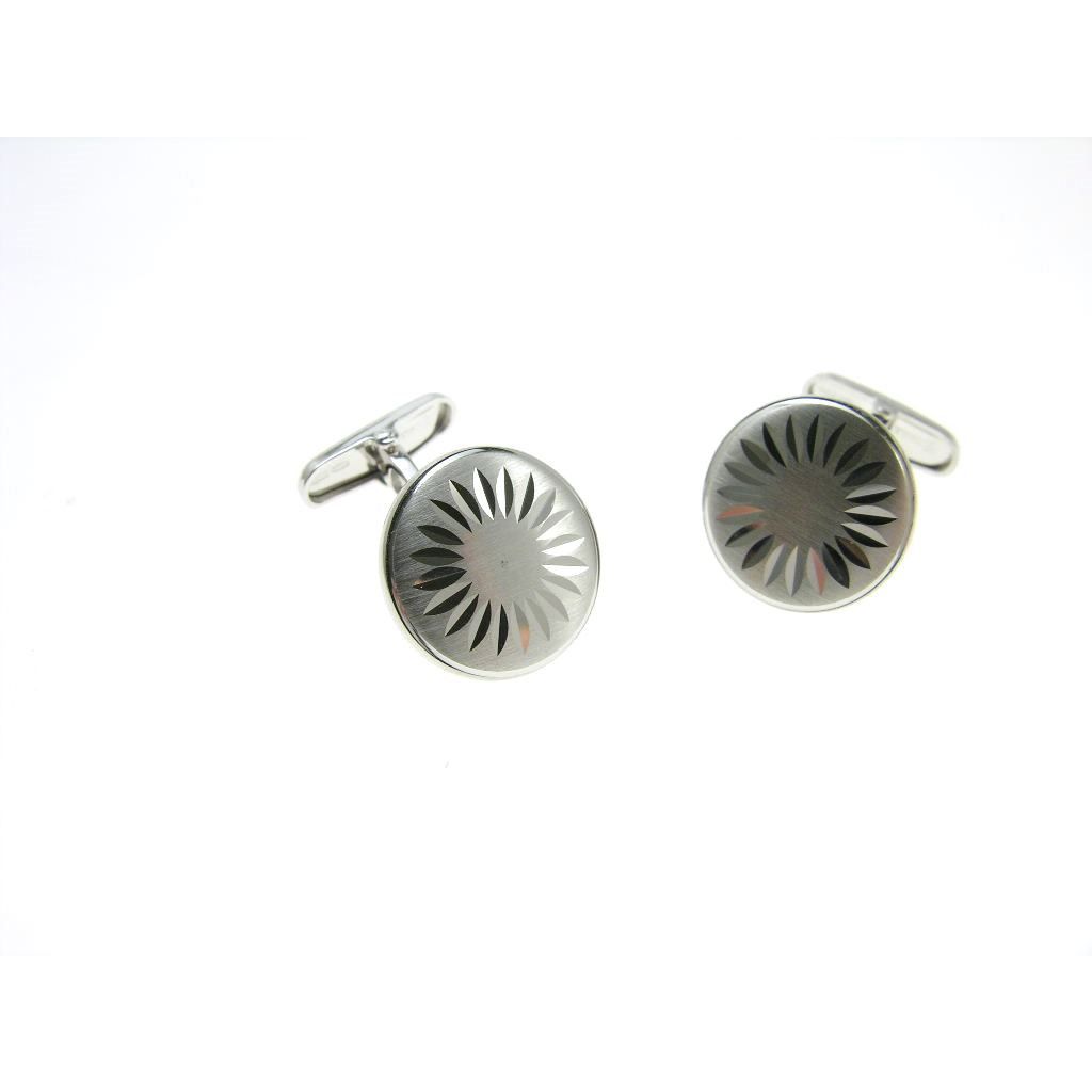 Round cufflinks in satin and diamonds in white gold