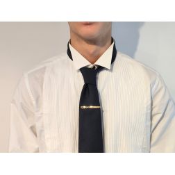 Rounded tie clip with 2 commas in white gold