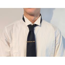 Two-tone V-cut tie clip