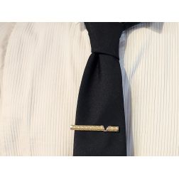 Tie clip with with V-cut and white gold ends
