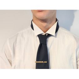 Tie clip with with V-cut and white gold ends