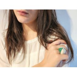 Anello Cupola Smeraldi Foto Indossata