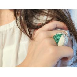 Anello Cupola Smeraldi Foto Indossata