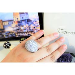 Photo worn of Dome ring in white gold with diamonds